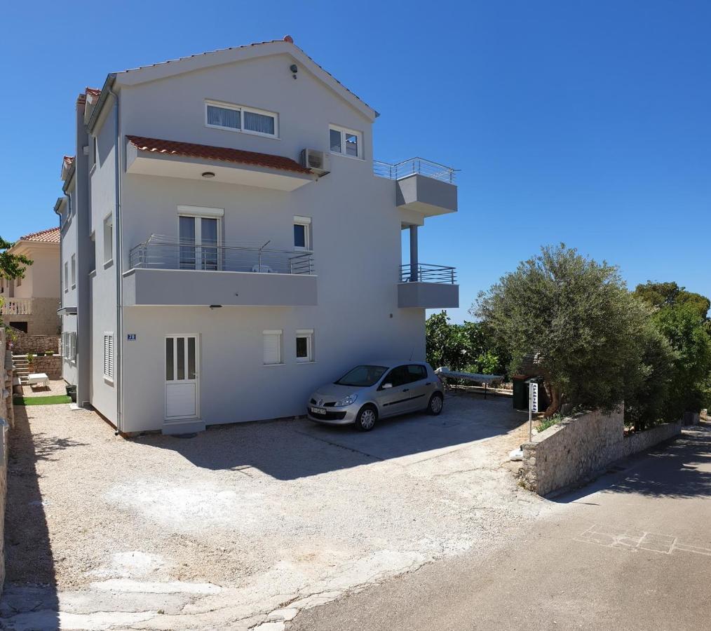 Apartments With A Parking Space Bilo, Primosten - 12870 Exterior photo